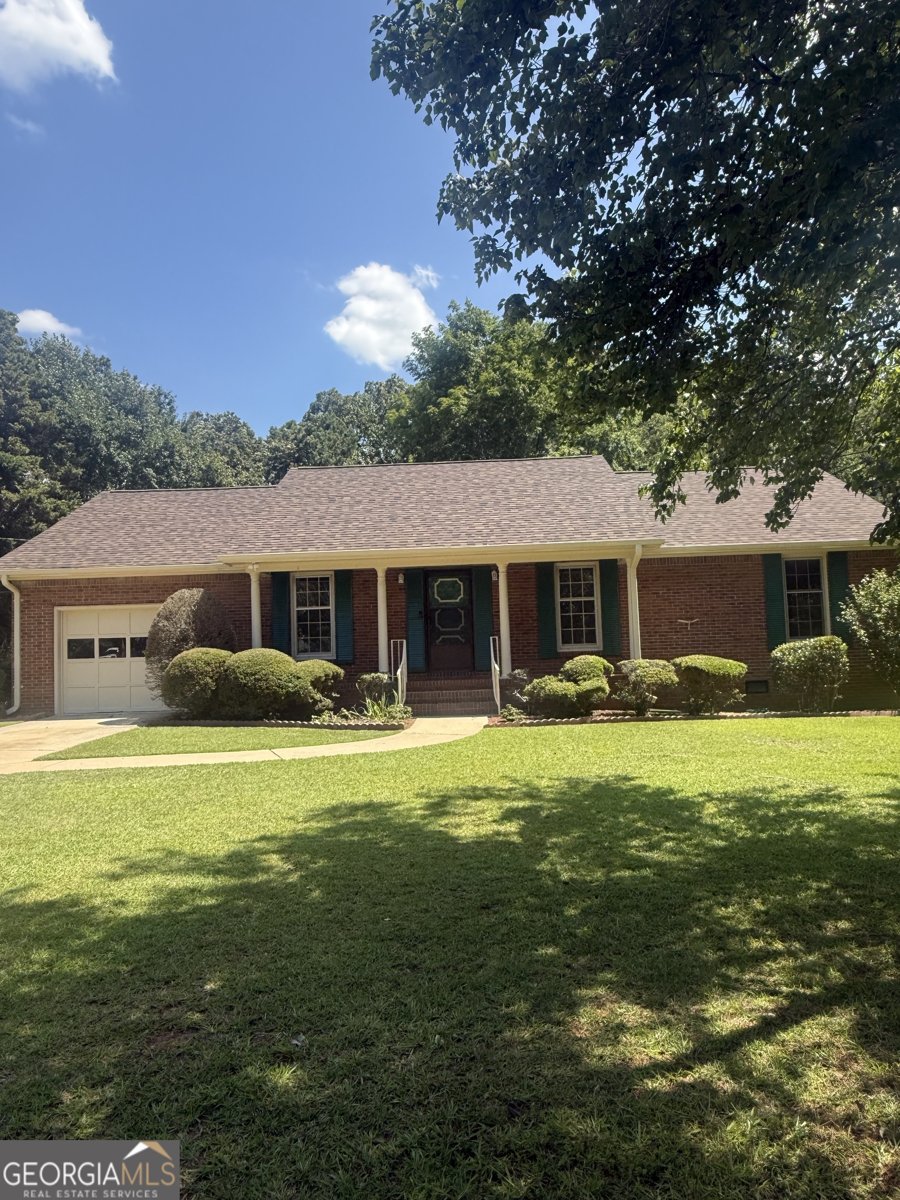 255 Helen Lane Stockbridge - main photo