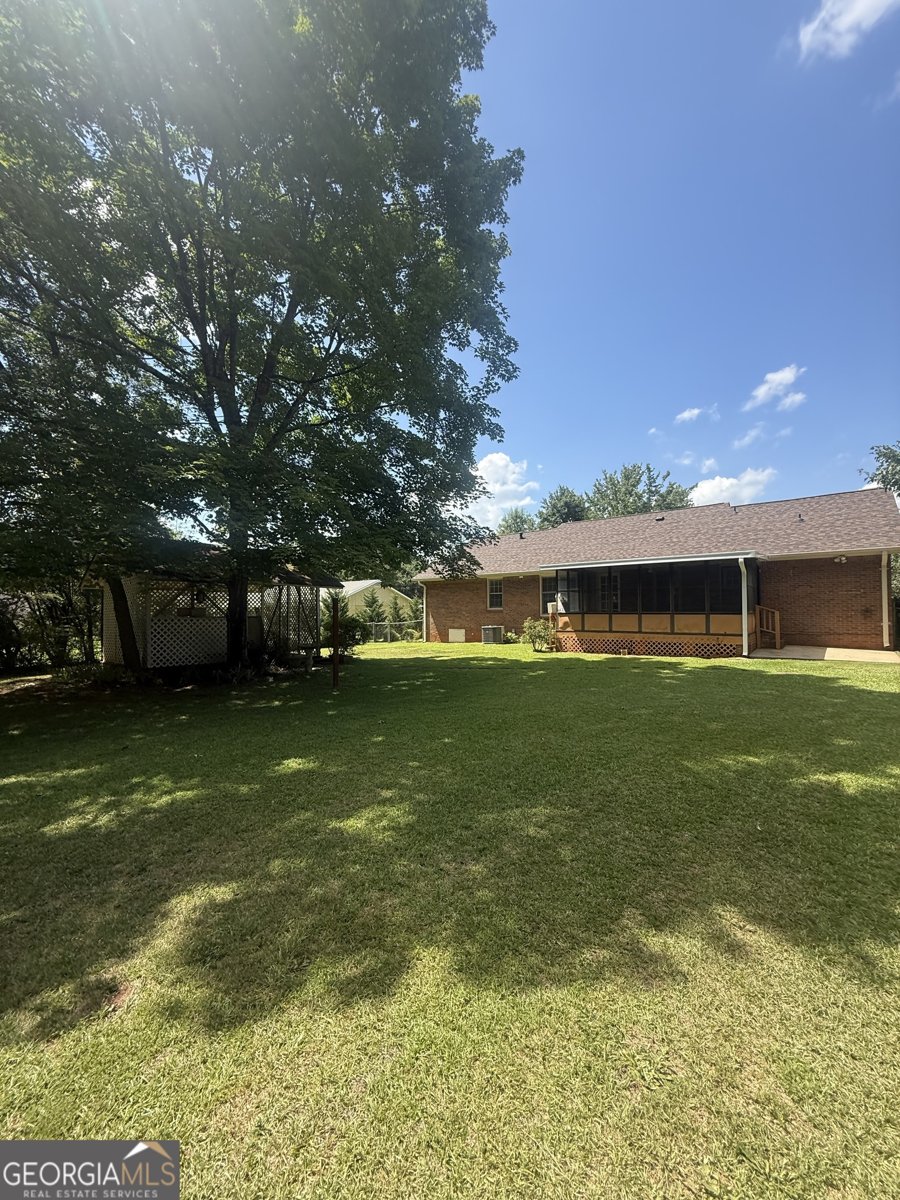 255 Helen Lane Stockbridge - Photo 32
