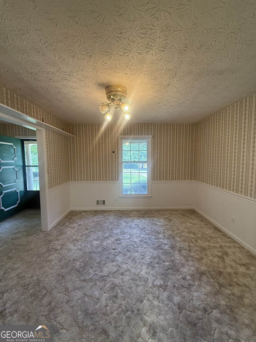 255 Helen Lane Stockbridge - Photo 7