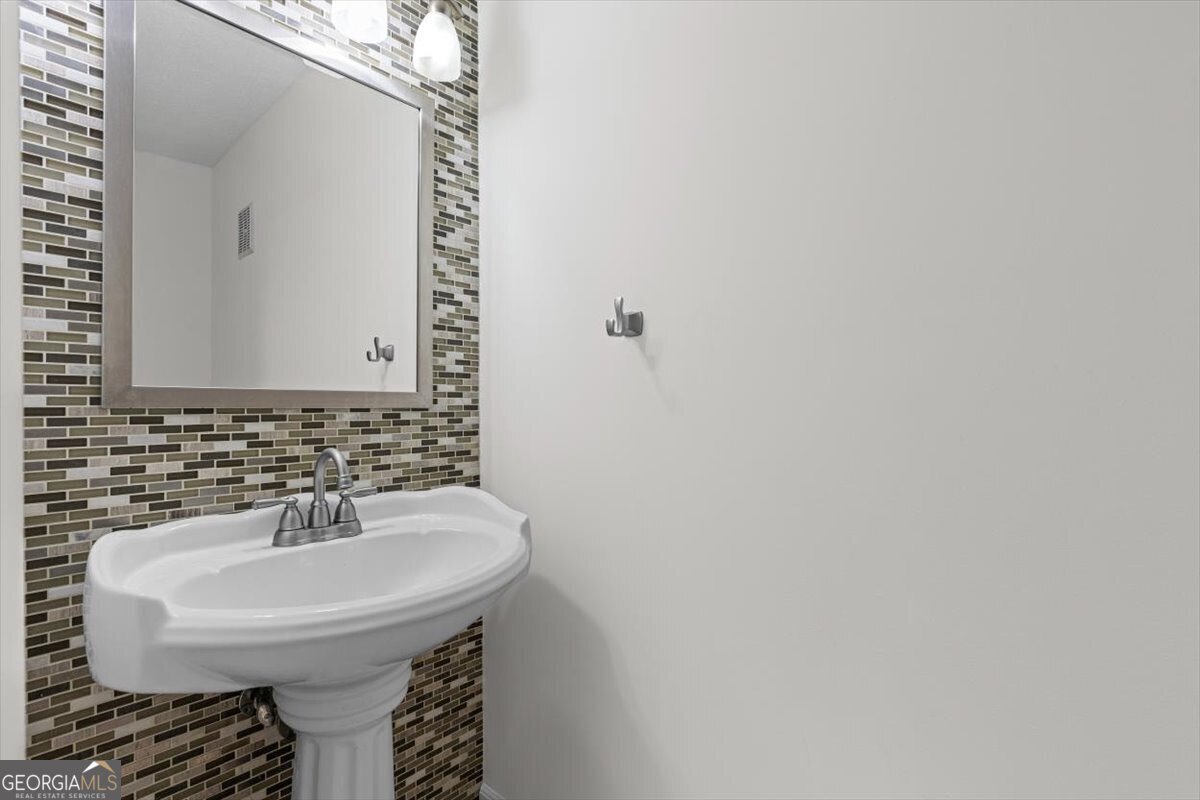 1199 Ashborough Drive Marietta - Photo 7