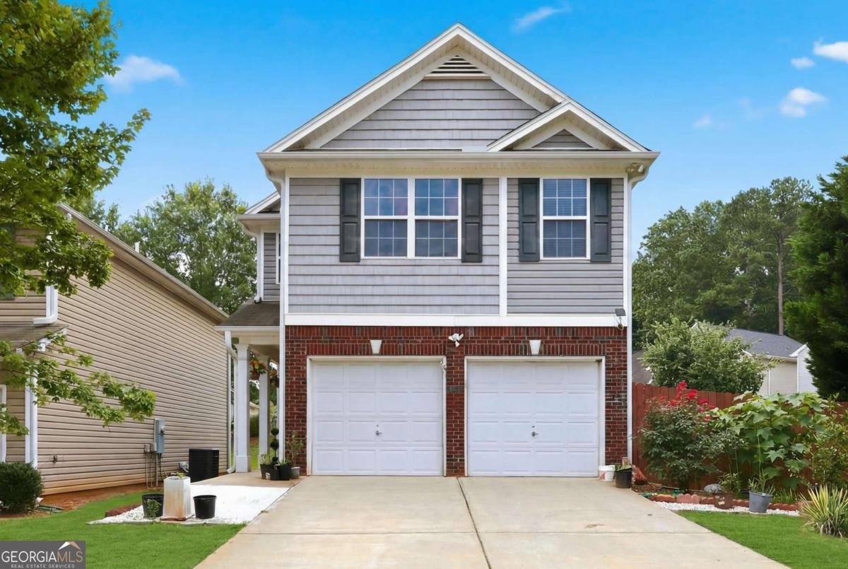 574 Lobdale Falls Drive Lawrenceville - main photo