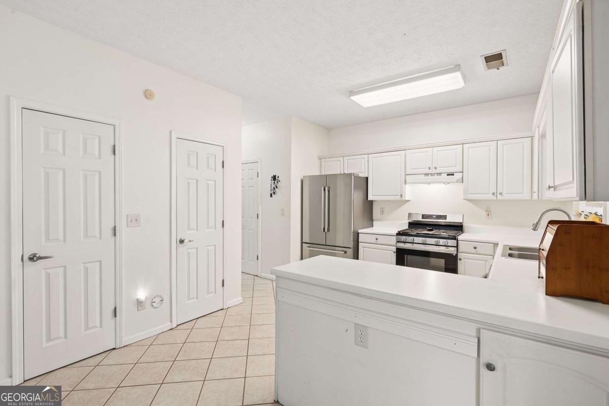 643 Ives Way Lilburn - Photo 8