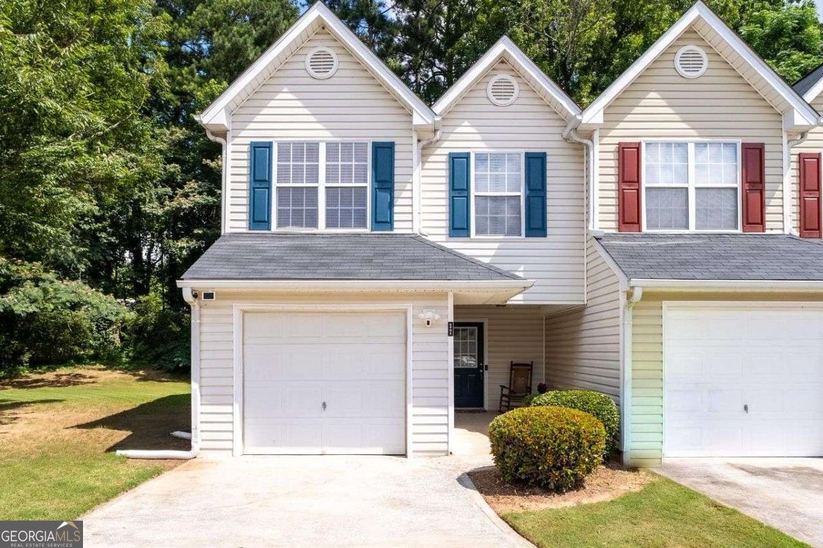 6995 Gallant Circle Mableton - main photo