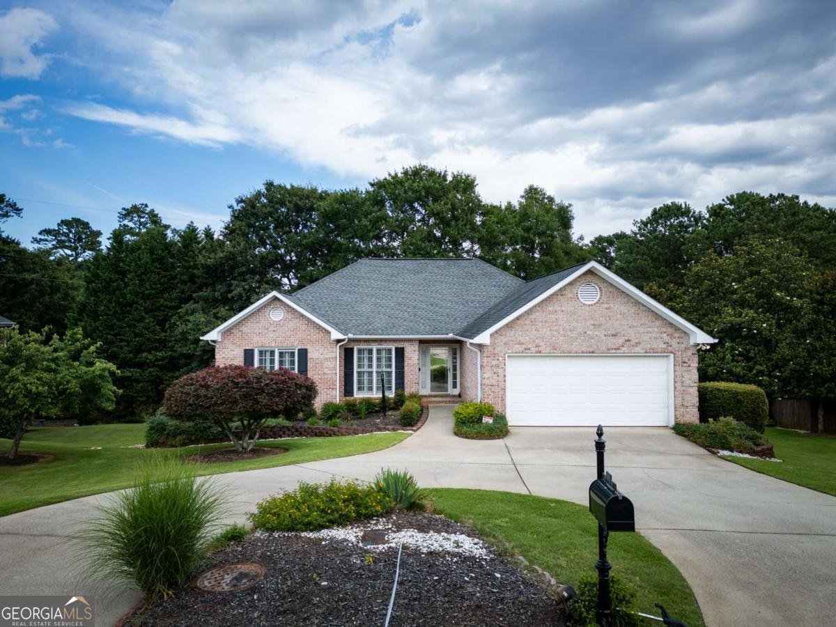 645 Saint Ives Drive Athens - main photo