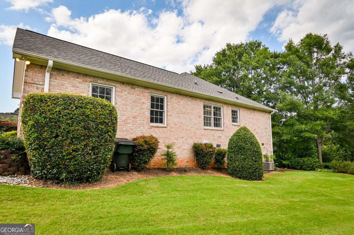 645 Saint Ives Drive Athens - Photo 8