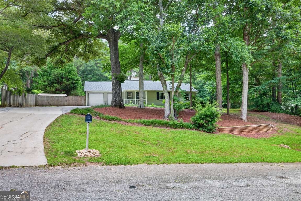 3735 Creekwood Drive Loganville - Photo 9