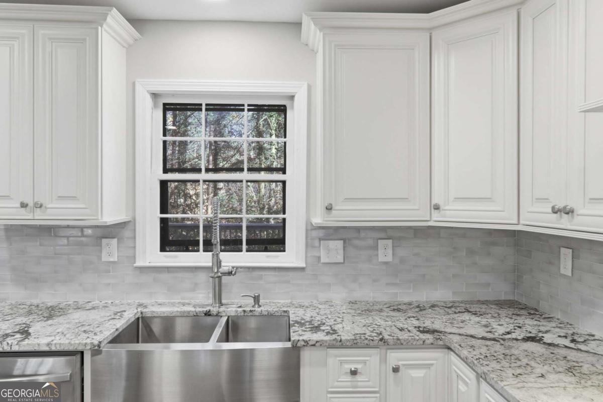 2037 Stoneleigh Drive Stone Mountain - Photo 18