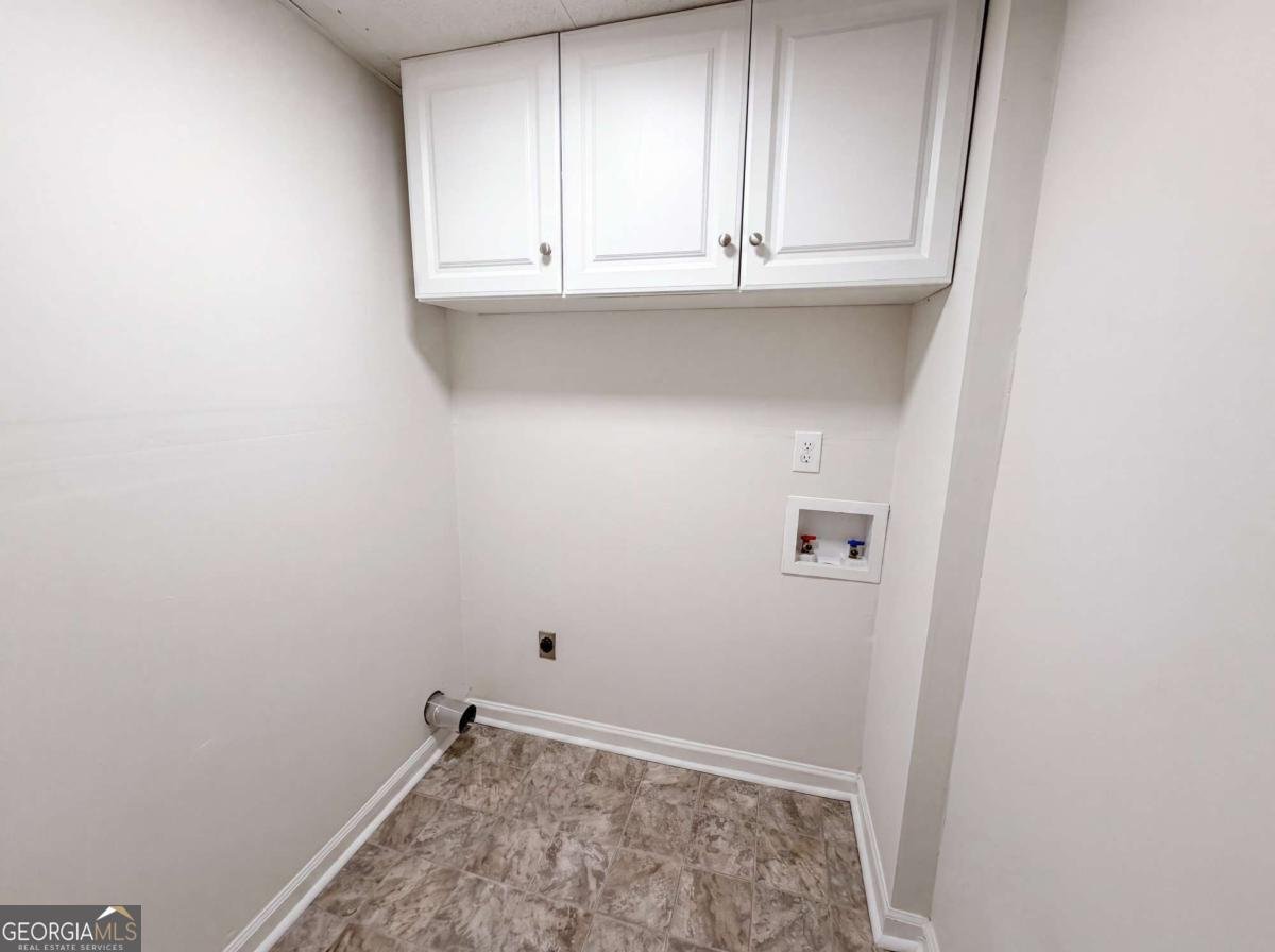 2021 Raymonds Drive Loganville - Photo 14