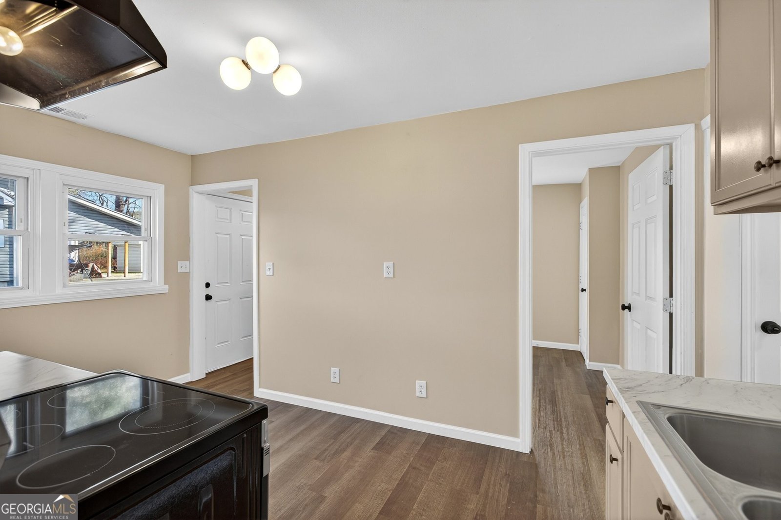 562 Highland Avenue Summerville - Photo 12