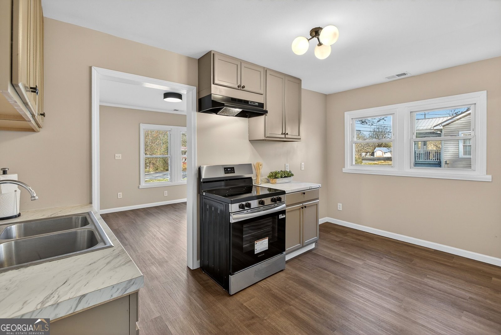562 Highland Avenue Summerville - Photo 13