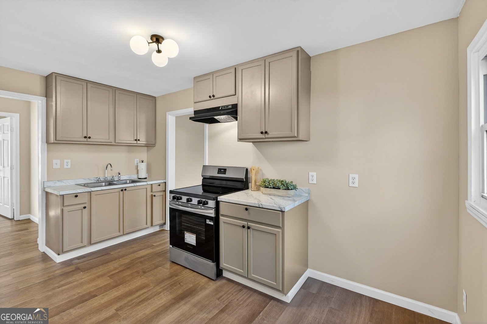 562 Highland Avenue Summerville - Photo 14
