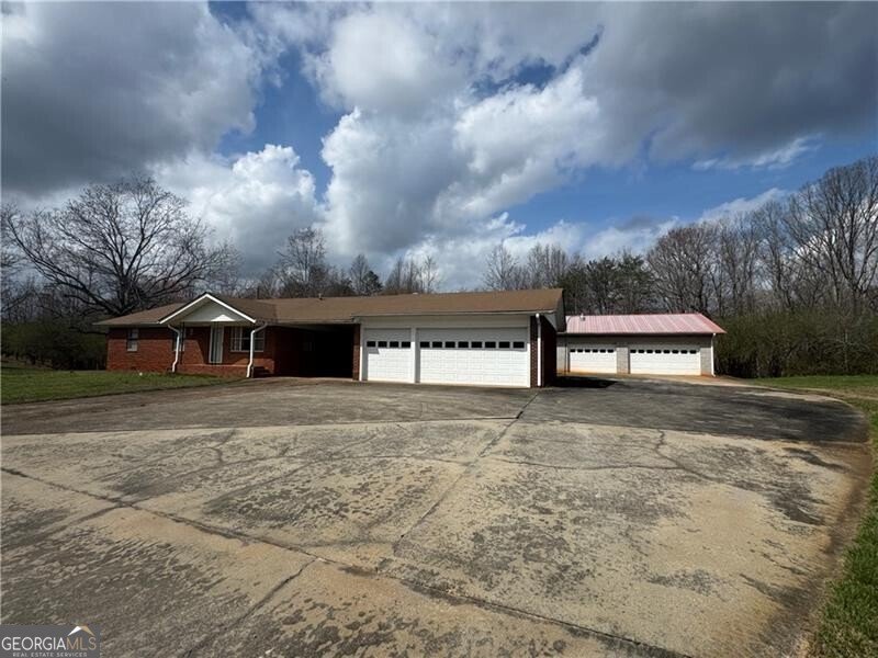 4541 Cavender Creek Road Dahlonega - main photo