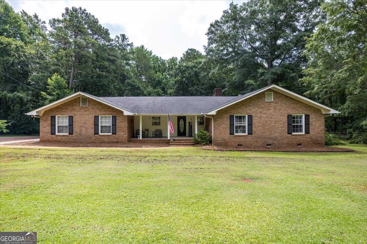 210 Newton Drive Forsyth - main photo