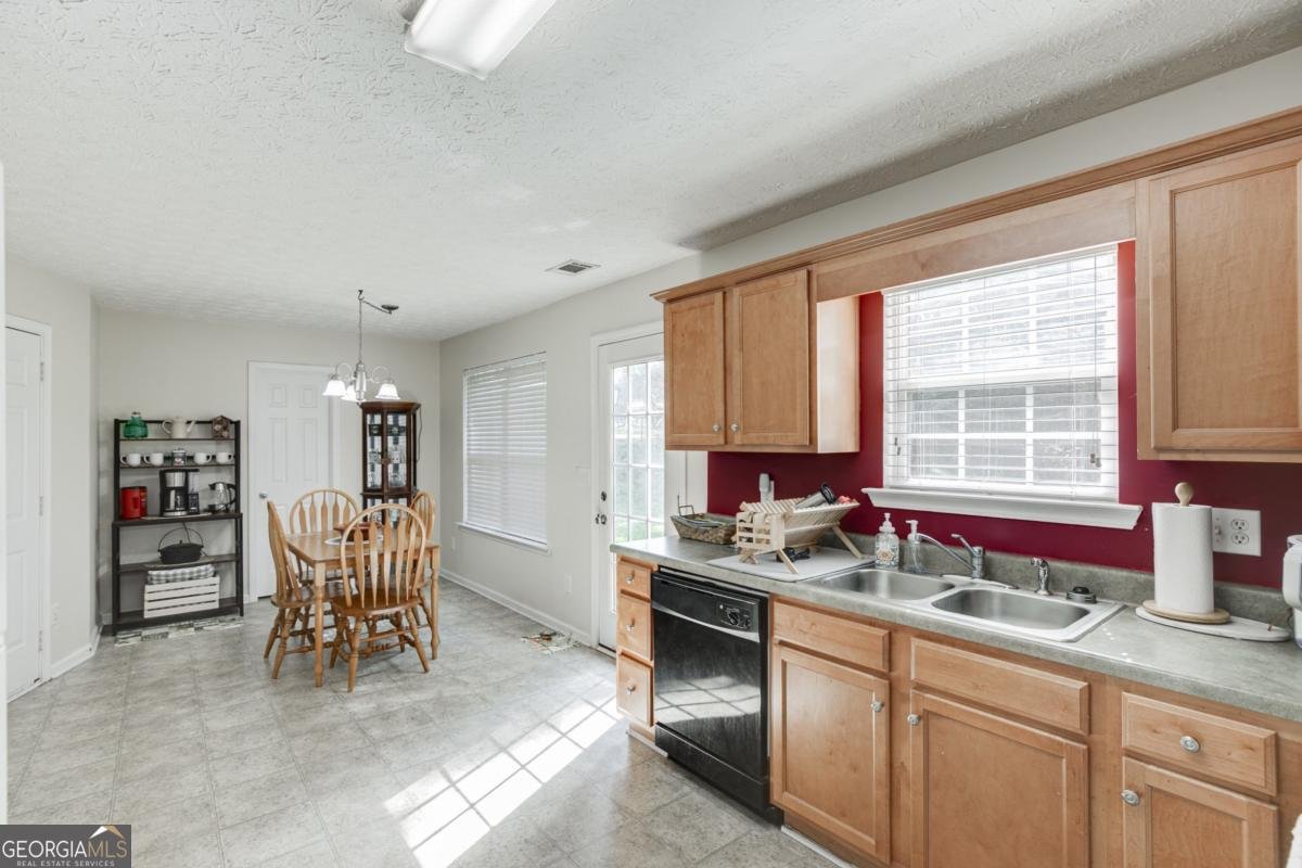 1534 Cardinal Lane Winder - Photo 12