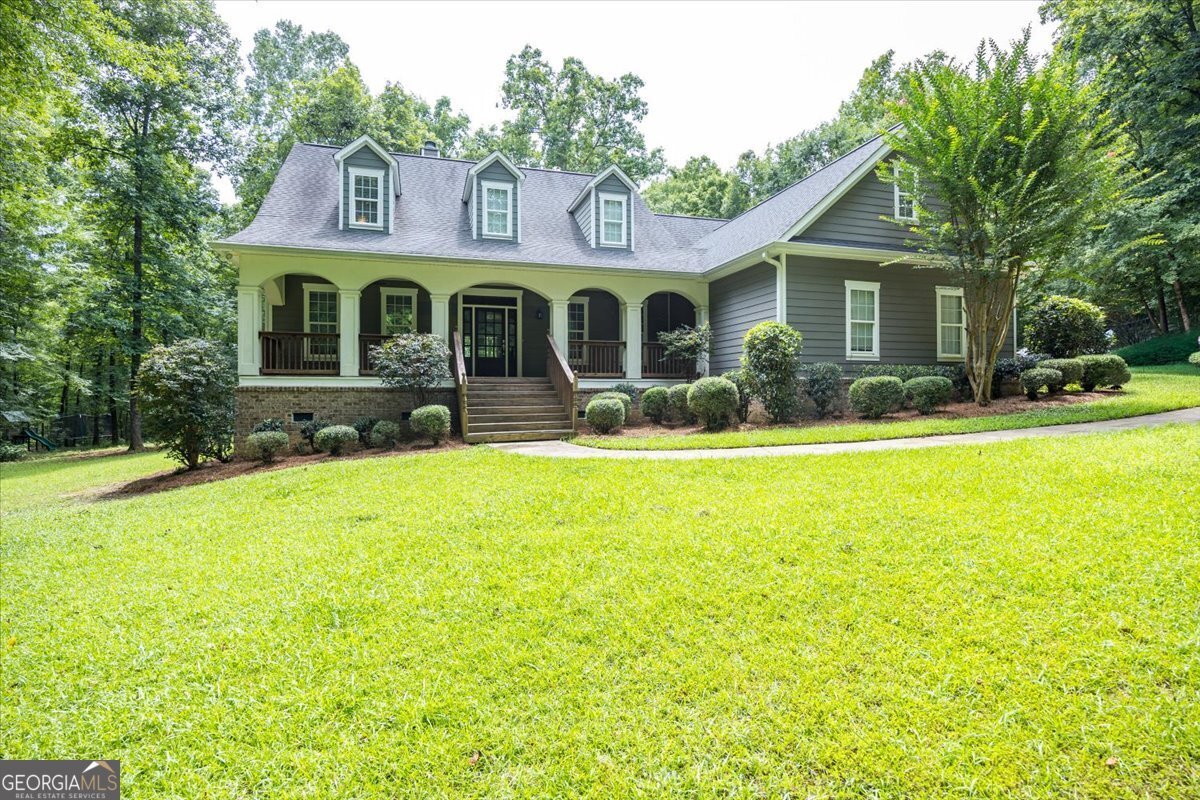 201 Manor Court Forsyth - main photo