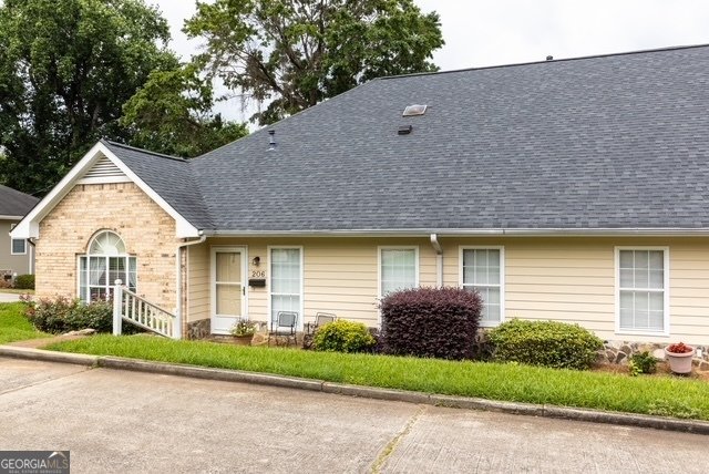 206 Cedarwood Lane Thomaston - main photo