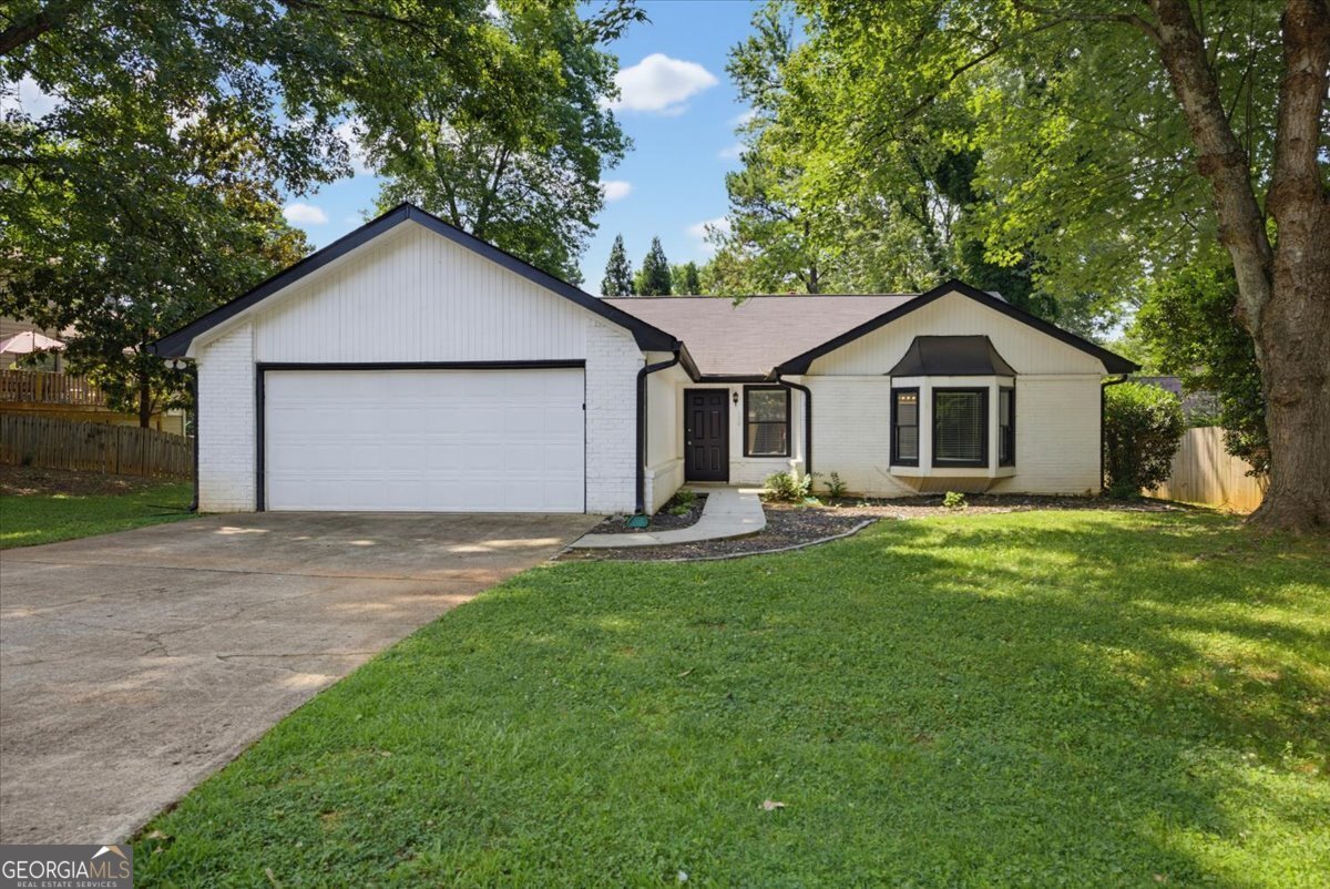 120 Softwood Circle Roswell - main photo