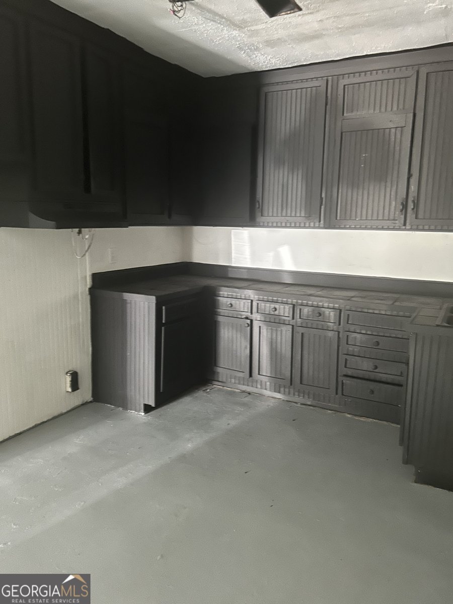 221 Avenue L Street Thomaston - Photo 6