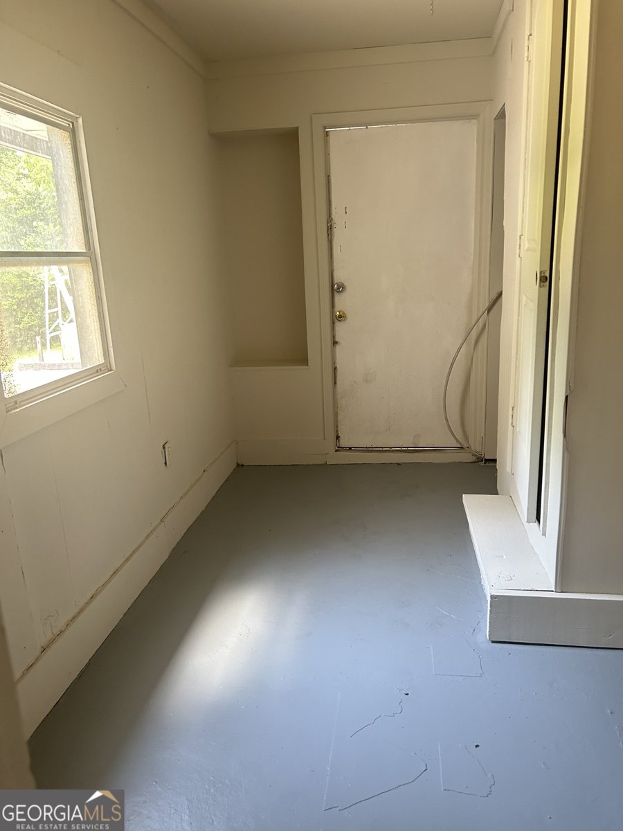 221 Avenue L Street Thomaston - Photo 8