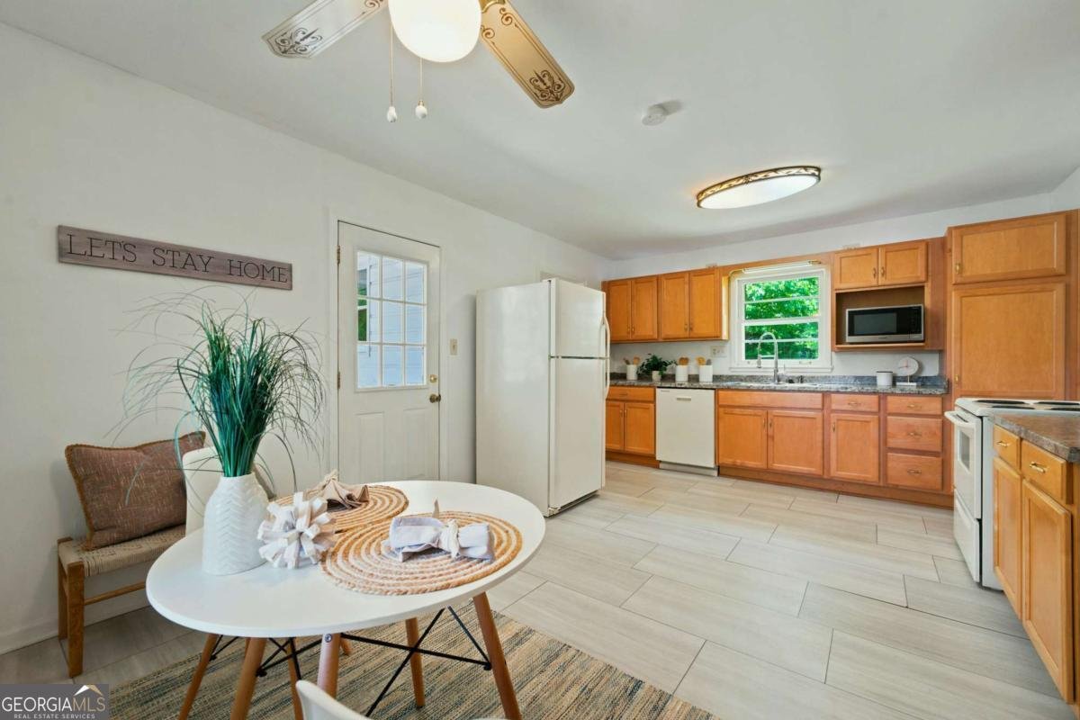 3576 Lakeshore Drive Smyrna - Photo 7