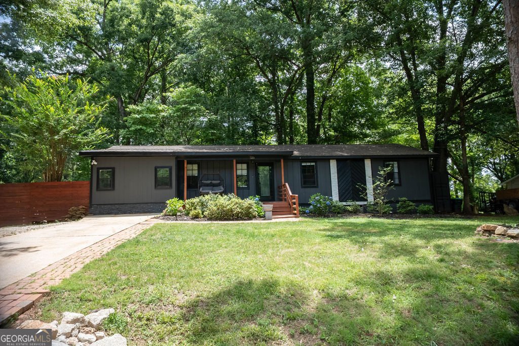 125 Highland Drive Stockbridge - main photo