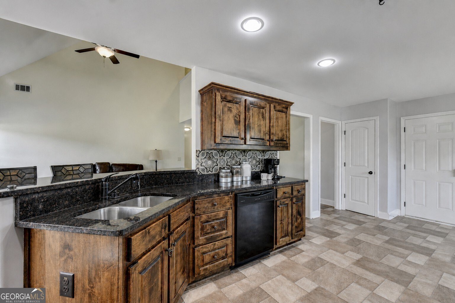 82 Lake Point Court Jefferson - Photo 12