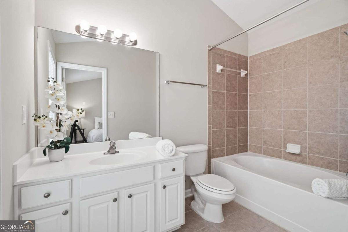 1317 Thornborough Drive Alpharetta - Photo 12
