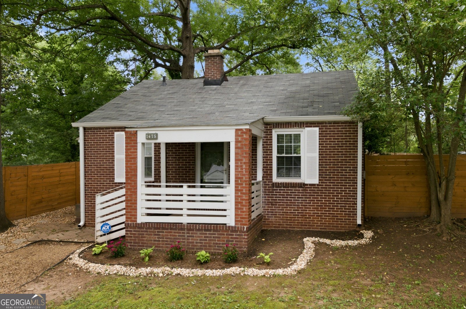 1475 Elizabeth Lane Atlanta - main photo