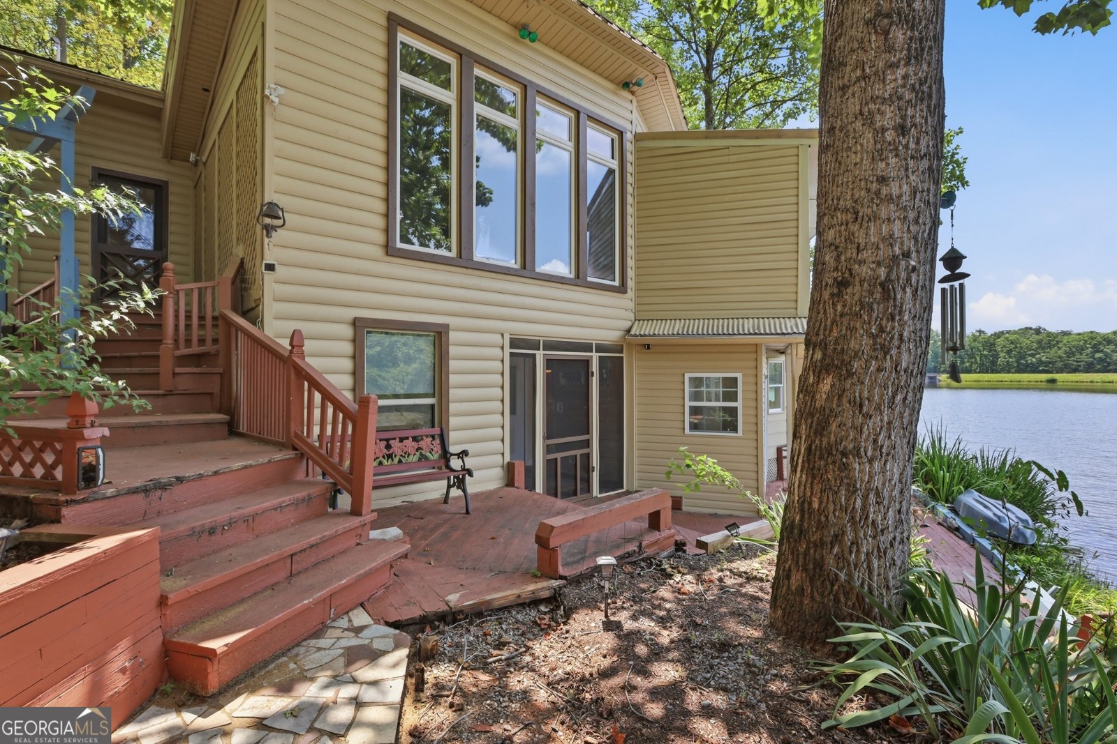 1049 Mountain Shadows Drive Cleveland - main photo