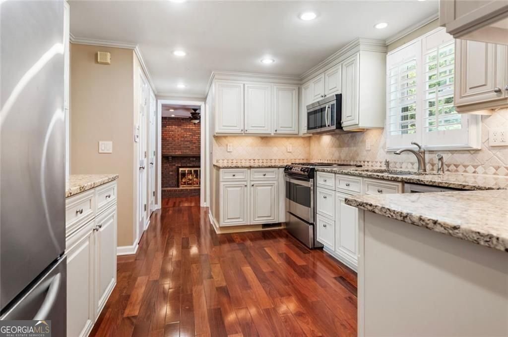647 Shannon Green Circle Mableton - Photo 7