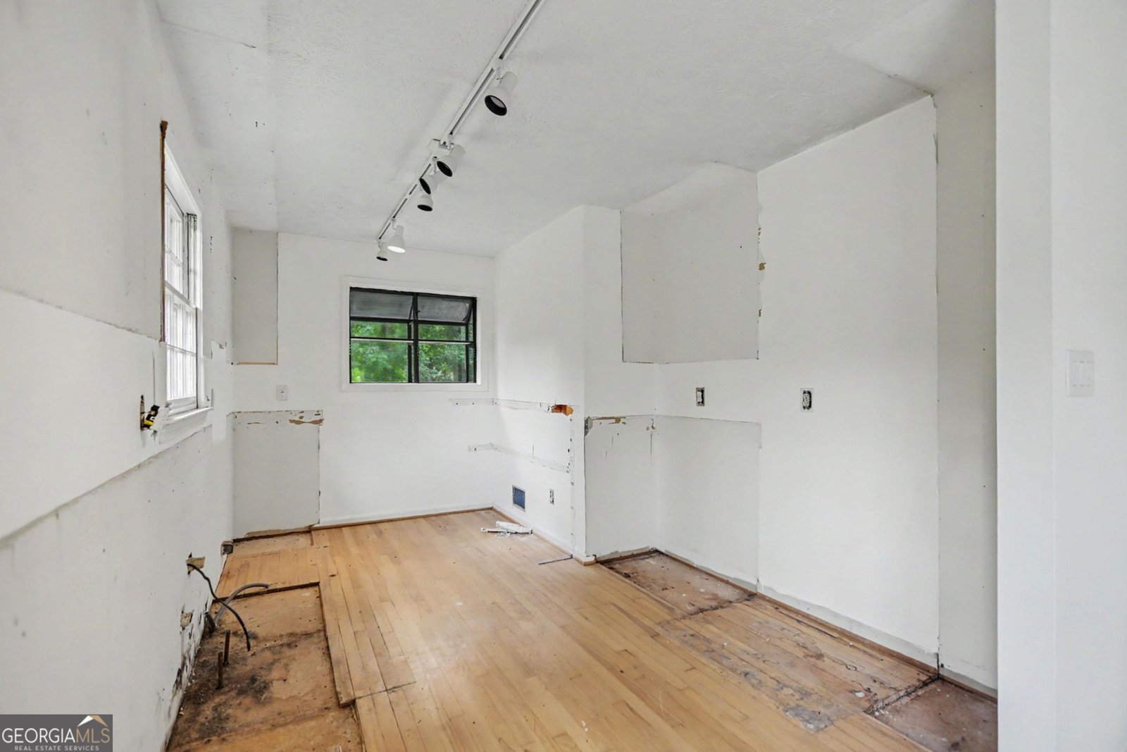 1236 De Leon Court Clarkston - Photo 10