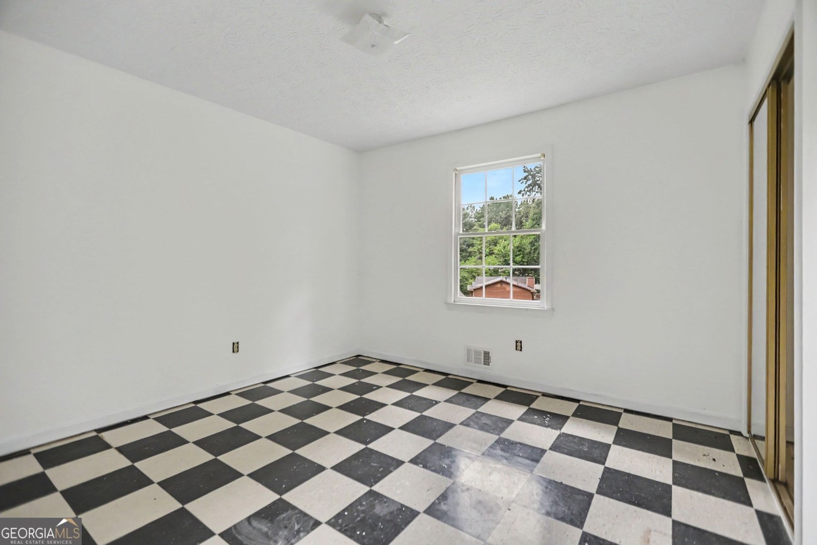 1236 De Leon Court Clarkston - Photo 18