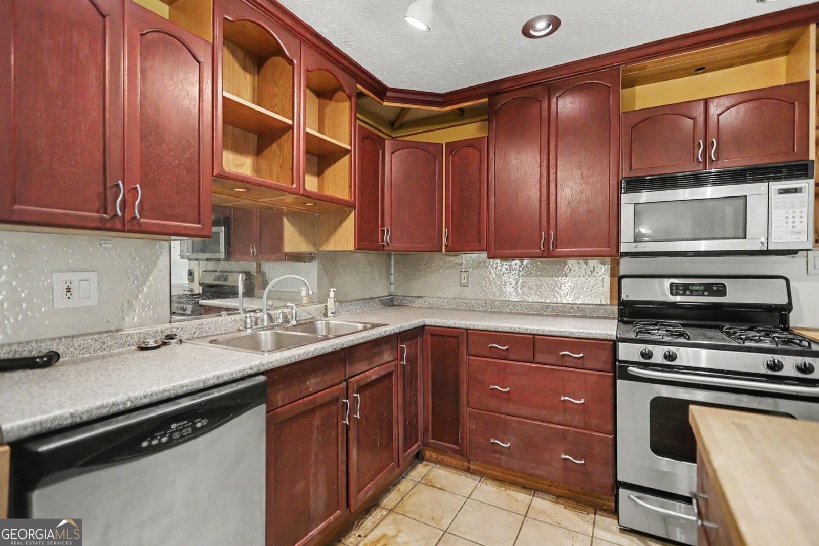 1229 De Leon Court Clarkston - Photo 7