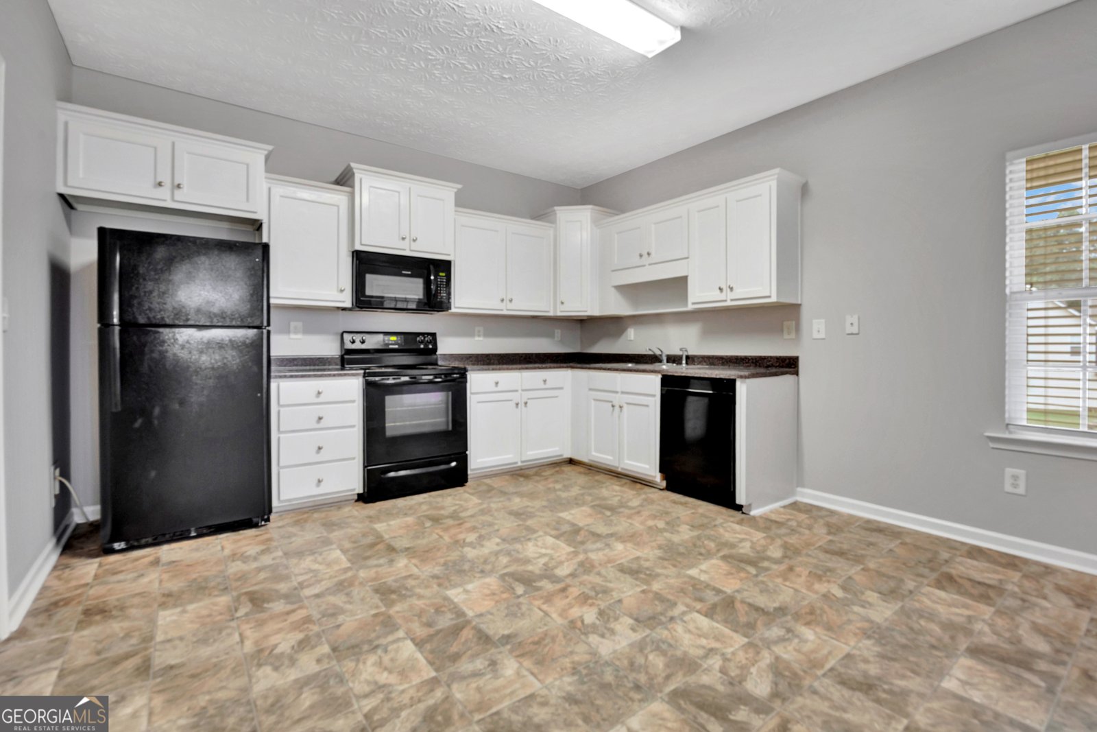 144 Colony Park Lane Locust Grove - Photo 12
