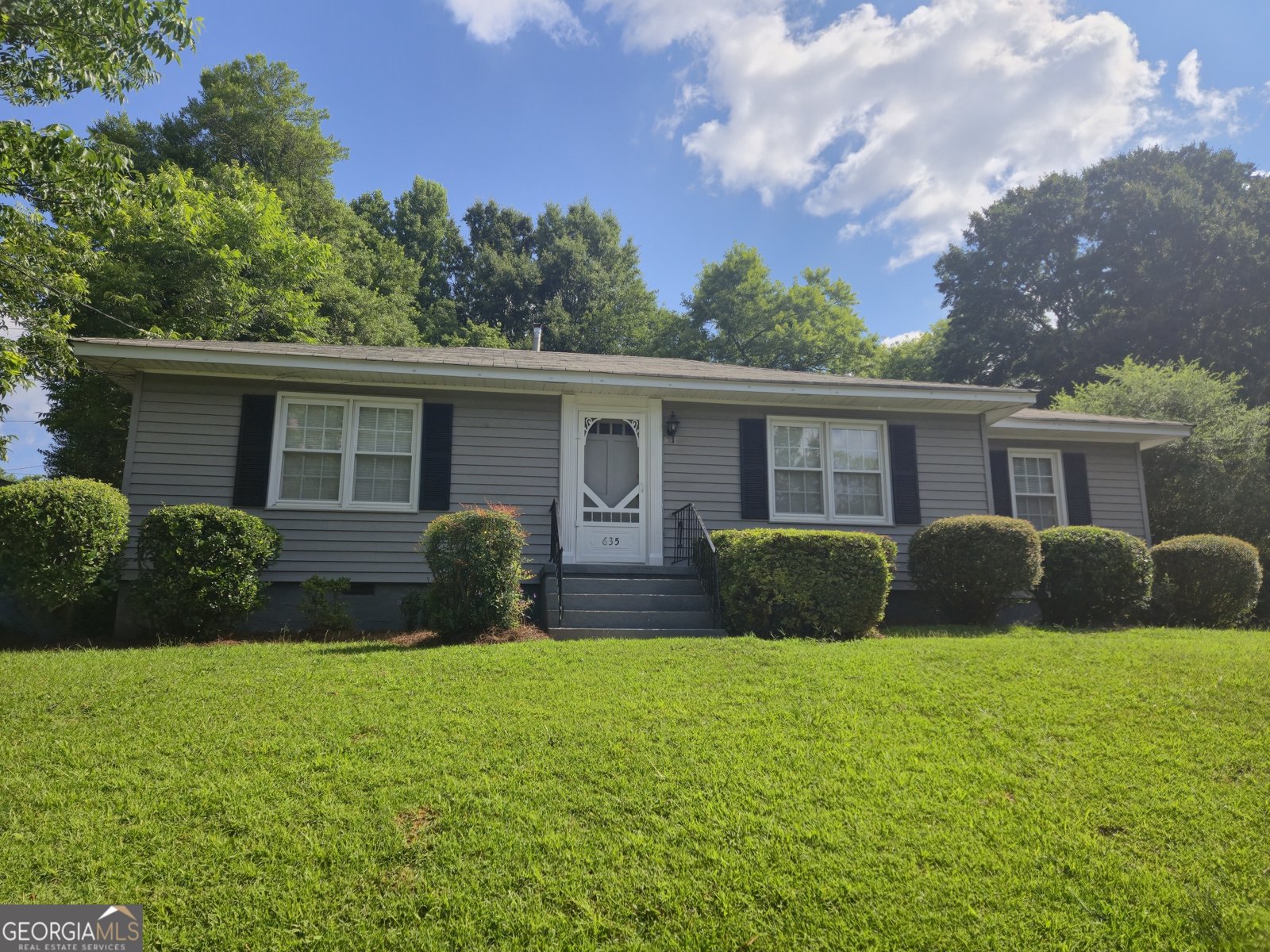635 Burbank Circle Smyrna - main photo
