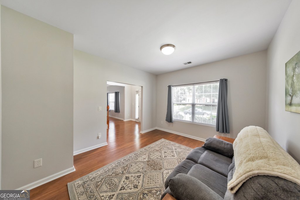 221 Courtland Oaks Drive Marietta - Photo 6
