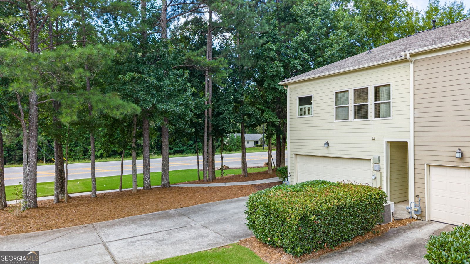 9938 Mancunian Way Douglasville - Photo 16