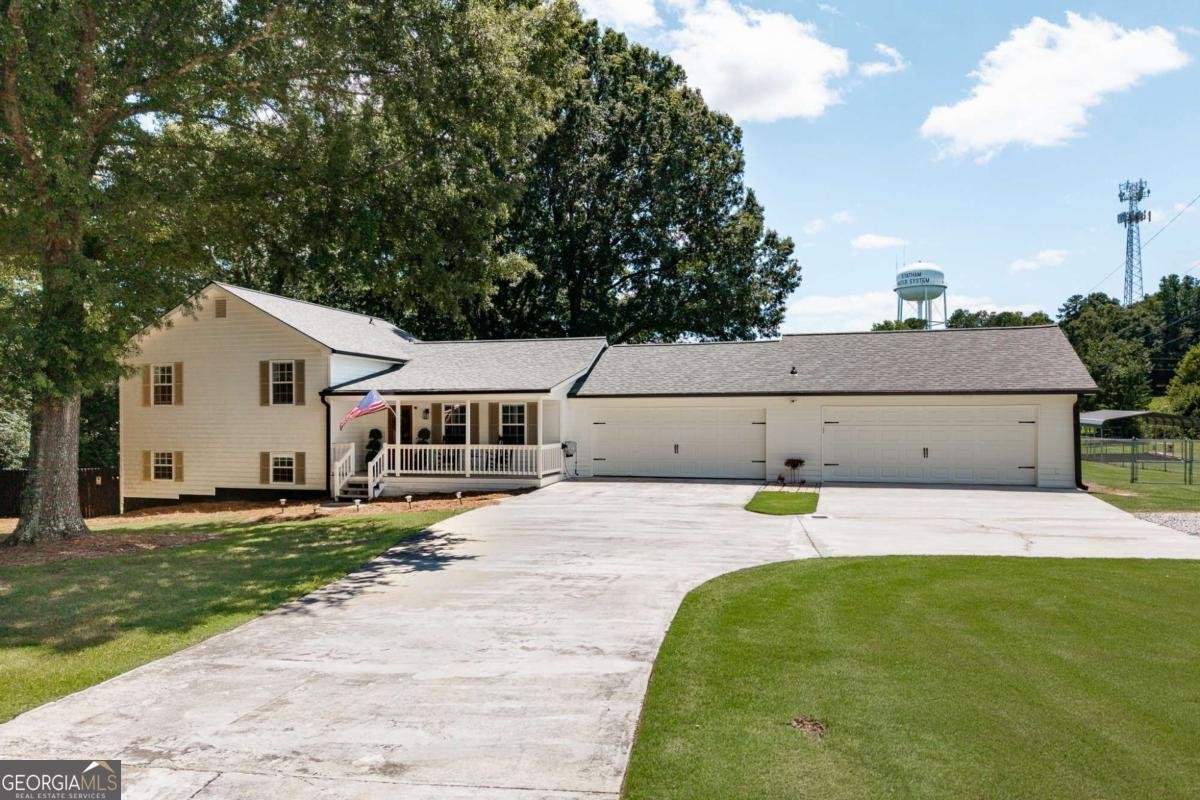 483 Whispering Oaks Drive Statham - main photo