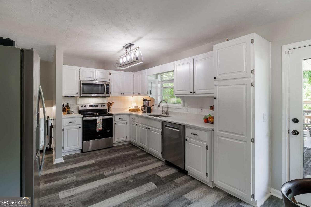 483 Whispering Oaks Drive Statham - Photo 11