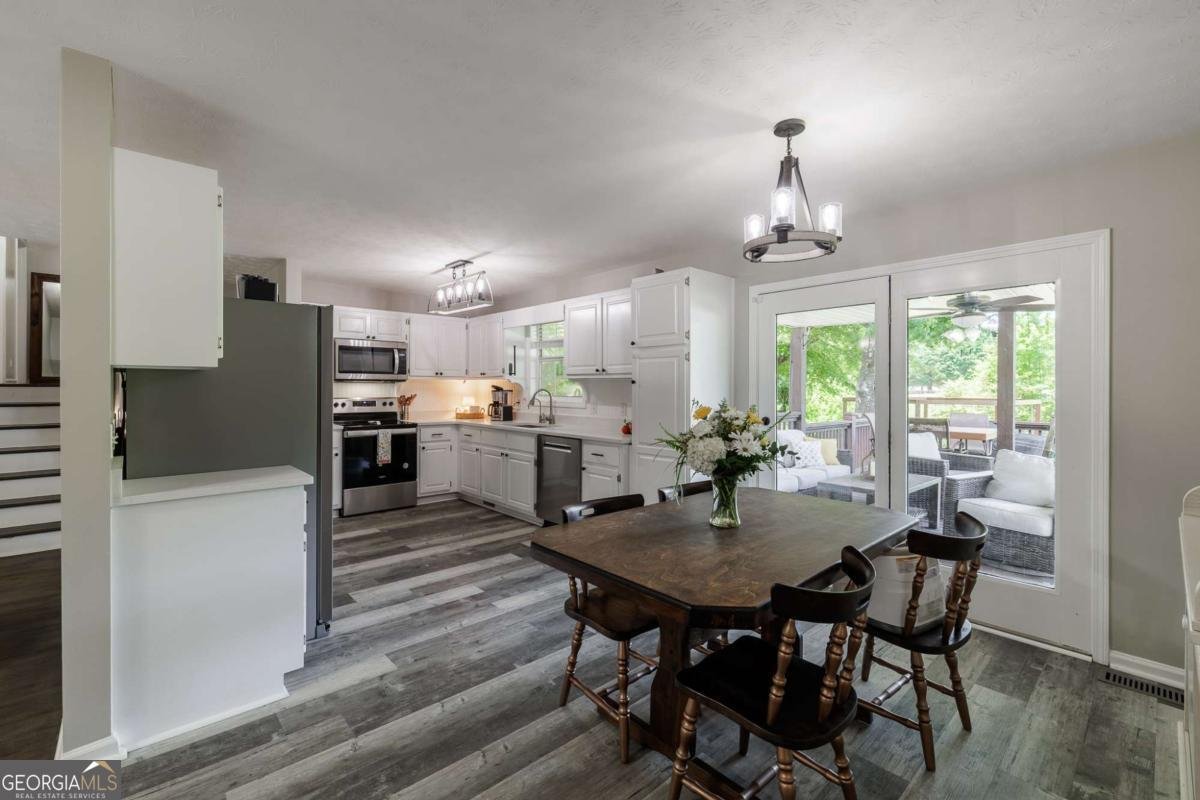 483 Whispering Oaks Drive Statham - Photo 8
