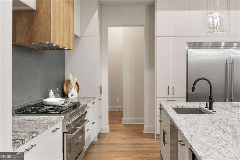 680 Carriage Drive Sandy Springs - Photo 9