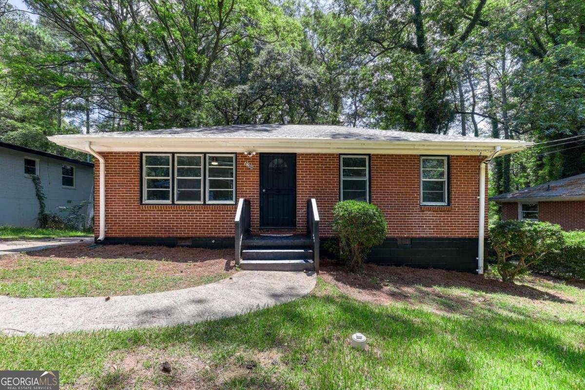 2288 Polar Rock Avenue Atlanta - main photo