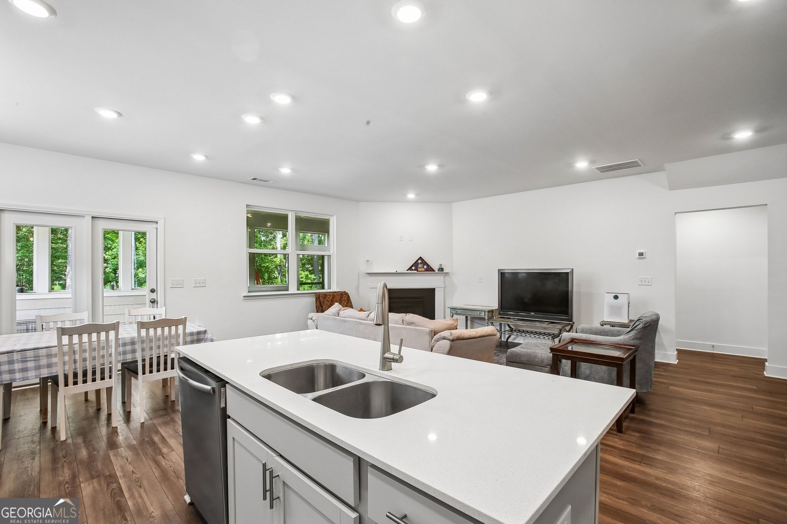 54 Airmont Drive Sharpsburg - Photo 9
