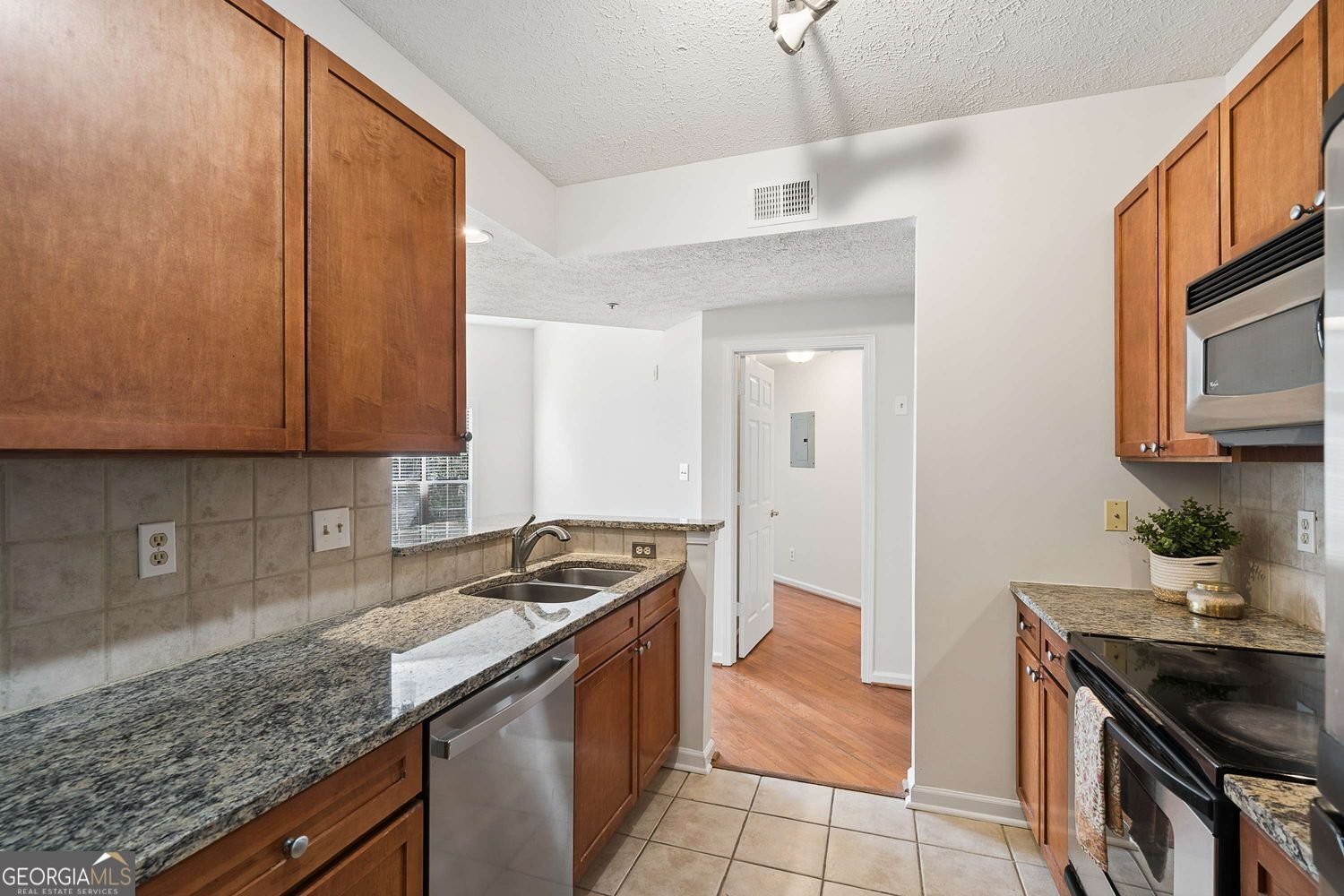 1250 Parkwood Circle Atlanta - Photo 9
