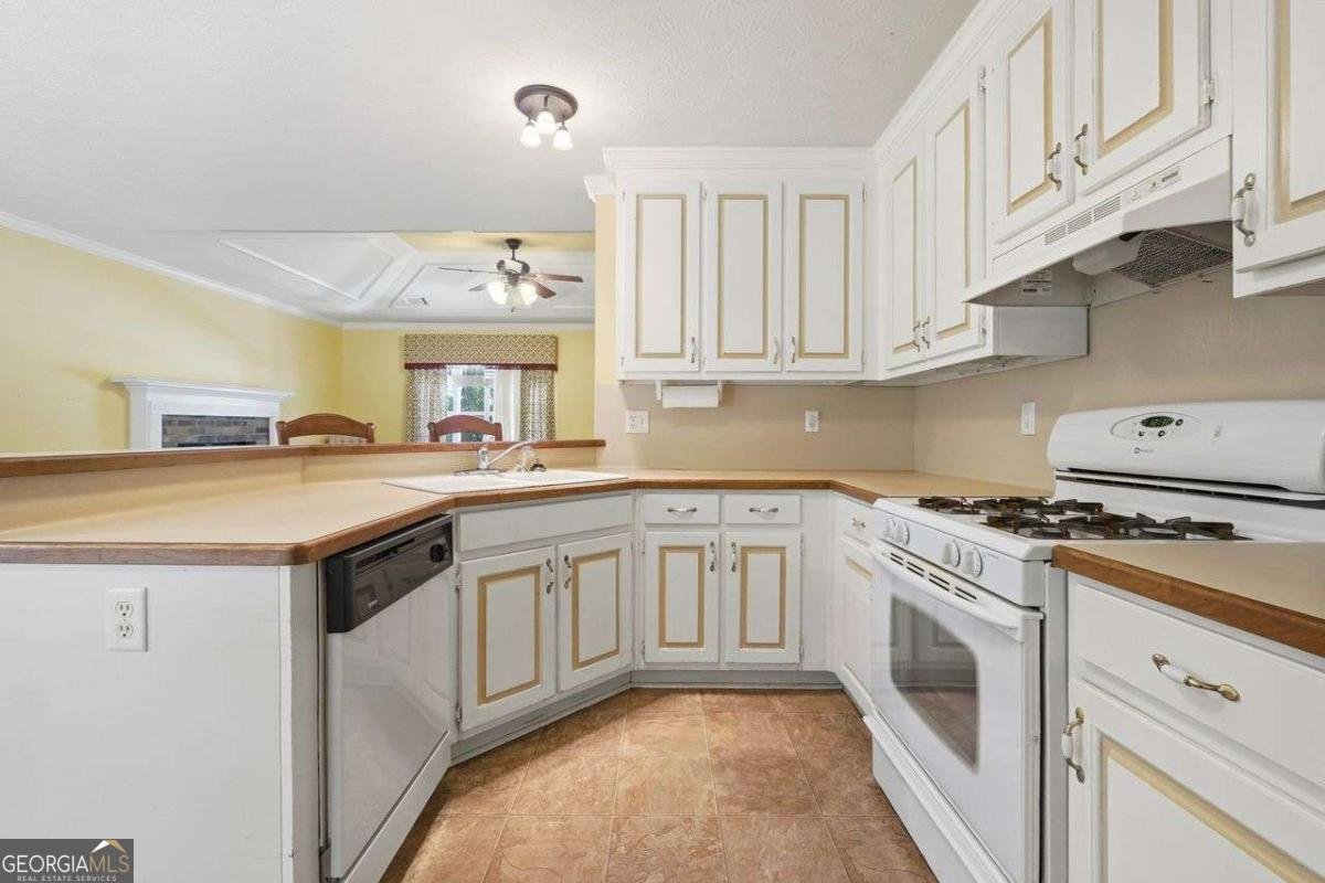 444 Waverly Forest Court Lawrenceville - Photo 9