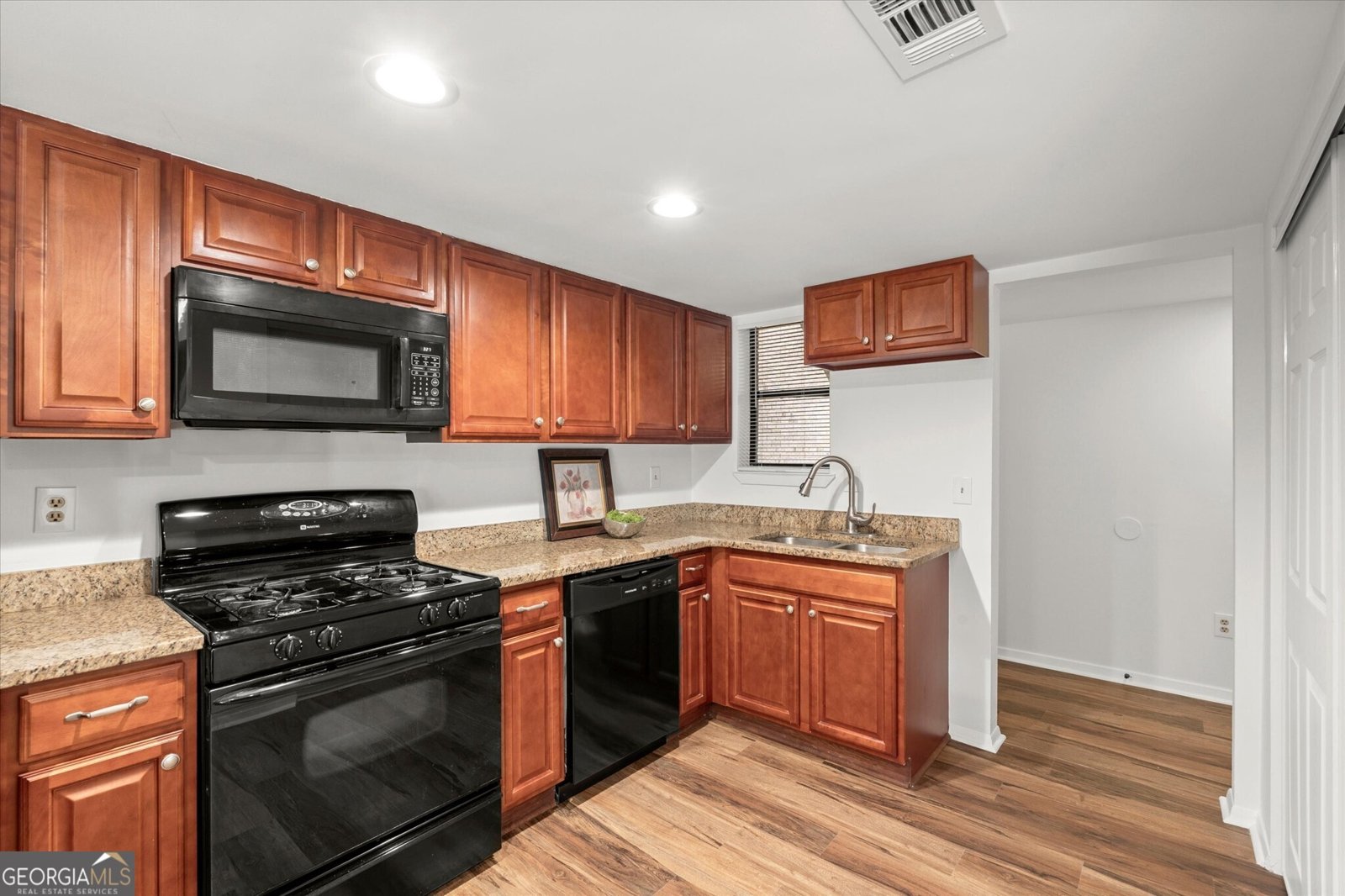 2192 Palmyra Drive Marietta - Photo 11