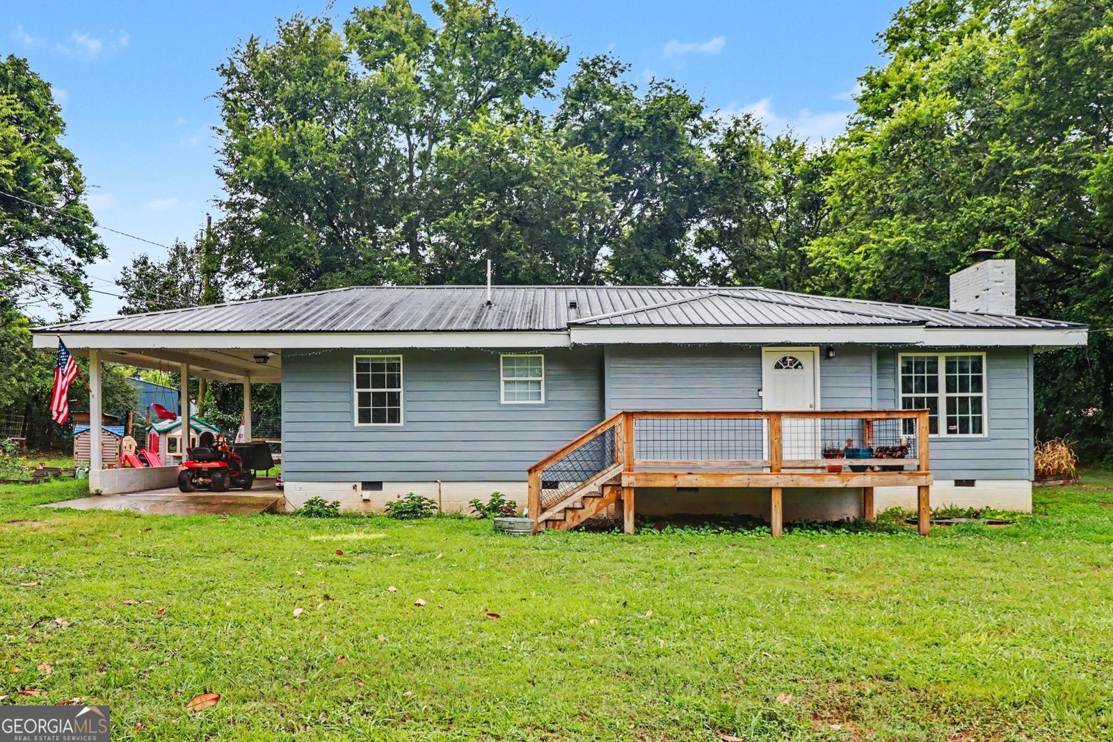 55 Rocky Street White - main photo