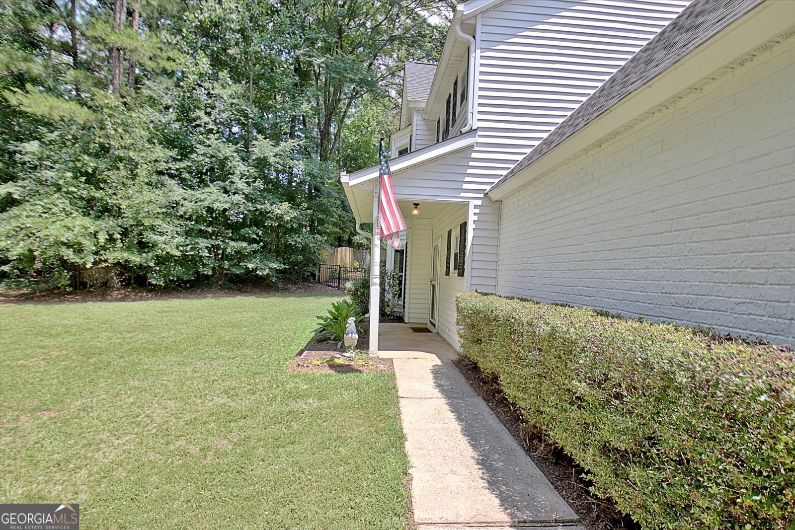 Photo 3