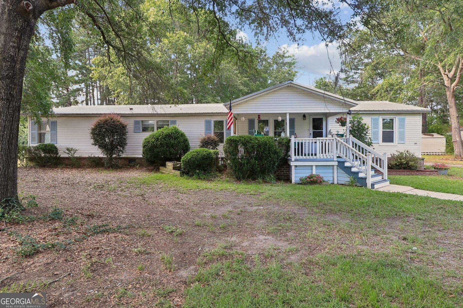 124 Edgewater Drive Bloomingdale - main photo