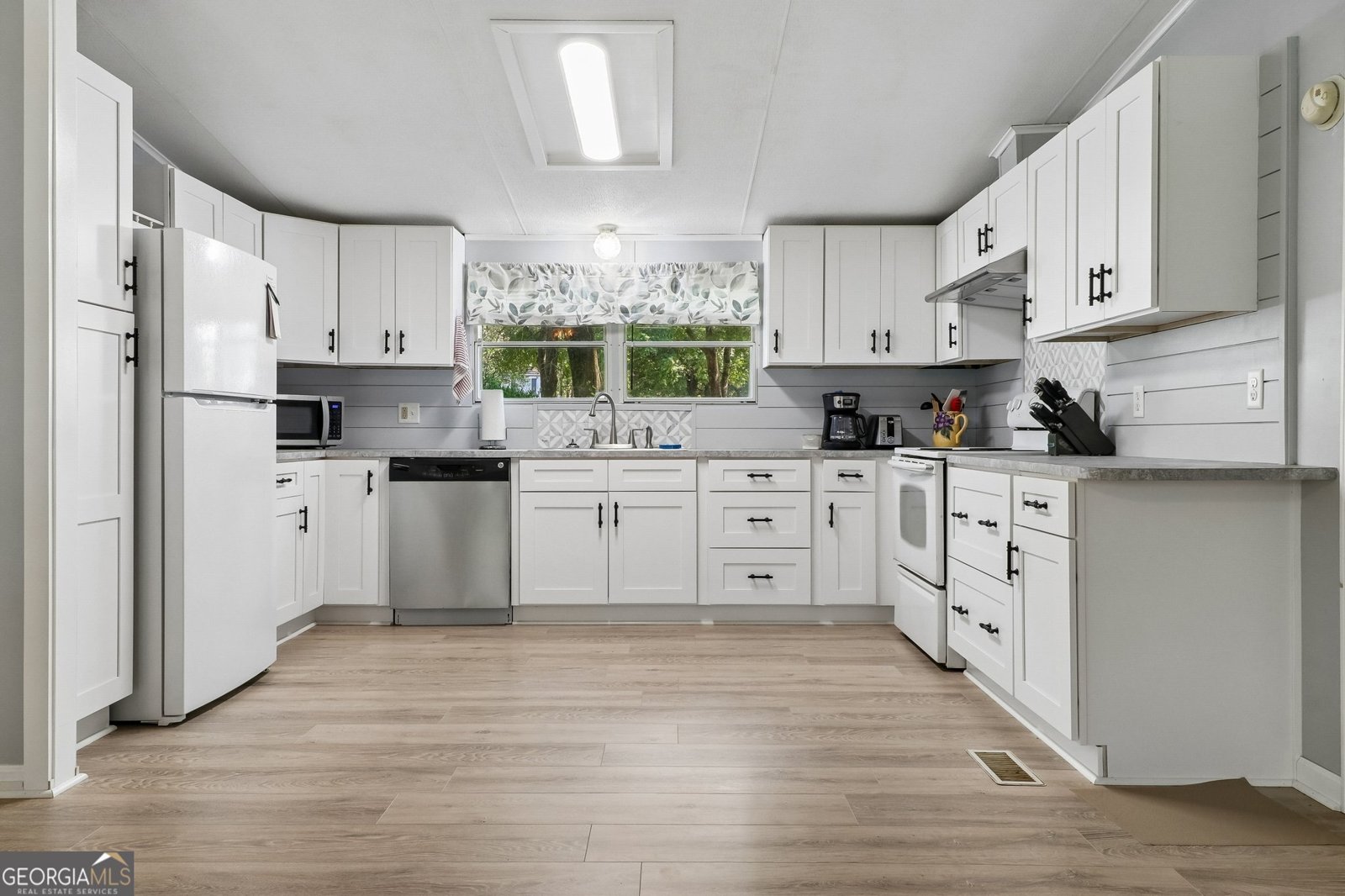 124 Edgewater Drive Bloomingdale - Photo 9